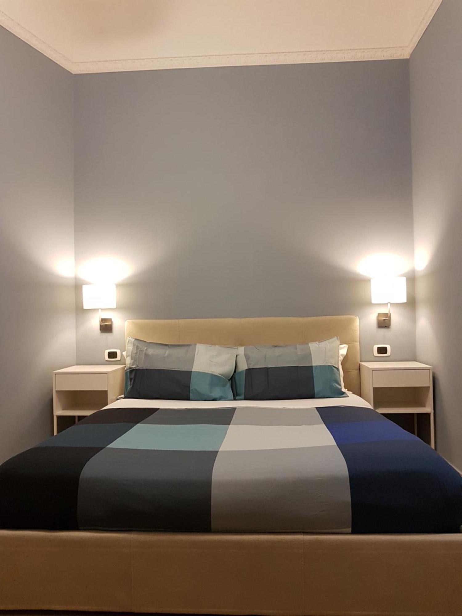Hotel Meuble Santa Chiara Suite ナポリ エクステリア 写真